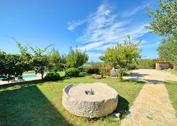 Villa Mare1 With Pool, Sea View And Hydromassage Banjole